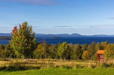 Tallberg, İsveç Dalarna bölgesinde Siljan Gölü manzarası.