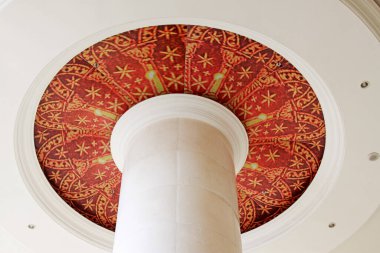 Oteldeki dairesel kasa, fotoğrafa yakın çekim.