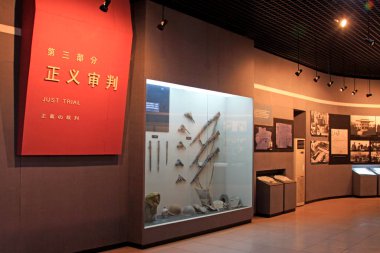 LUANNAN COUNTY - 22 Mart 2014 'te Pan Dai Köyü Katliam Anıt Binası' ndaki sergi salonu, Luannan County, Hebei Eyaleti, Chin