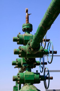 Petrol makinası borusu ve el tekerleği, fotoğrafa yakın çekim