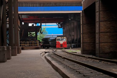 TANGSHAN - 19 Haziran: Erimiş demirden bir trenin 19 Haziran 2014 tarihinde Tangshan, Hebei Eyaleti, Çin