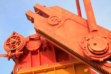 Birim kolu ve bağlantı çubuğunu ışınla, fotoğrafa yaklaş.