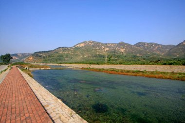 Büyük Duvar manzaralı alan rezervuarı