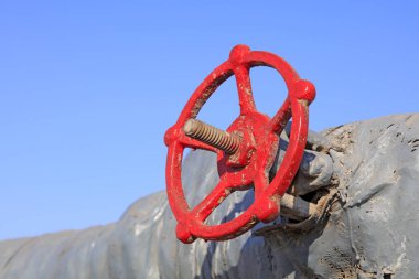 Petrol sahasındaki el ve boru hattını kontrol et