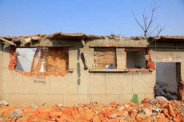 Yıkım üstüne yıkım.