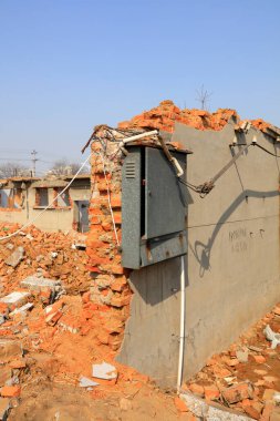 Yıkım üstüne yıkım.