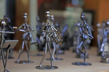 Metal bant dekorasyon figürü, fotoğrafa yakın çekim