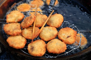 Çin geleneksel atıştırmalıkları kızarmış kek.