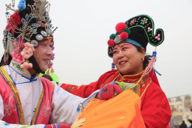 Luannan County - 7 Şubat 2017: Çinli Yangko performansı, Luannan County, Hebei Eyaleti, Chin