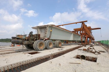 Otoyol Köprüsü İnşaat Alanı, Yakın plan Fotoğraflar