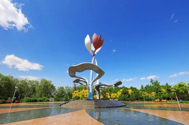 Luannan County - 28 Mayıs 2019: Parklardaki şehir heykelleri, Luannan County, Hebei Eyaleti, Chin