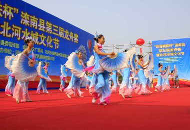 LUANNAN COUNTY - 8 AĞUSTOS: 8 Ağustos 2014, Luannan County, Hebei Eyaleti, Çin