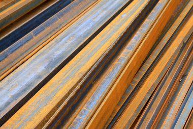 Oksitlenme paslı çelik plaka, fotoğrafa yakın çekim.