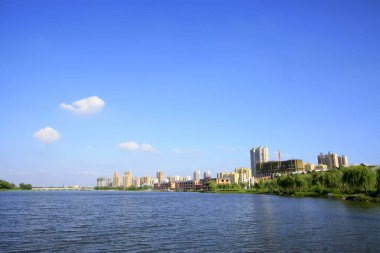 Sonbaharda şehir manzarası, fotoğrafa yakın çekim, Çin