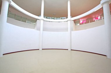 LUANNAN COUNTY - 18 EYLÜL: 18 Eylül 2014 tarihinde bir sanat galerisinde duvarlar ve sütunlar, Luannan County, Hebei Eyaleti, Çin