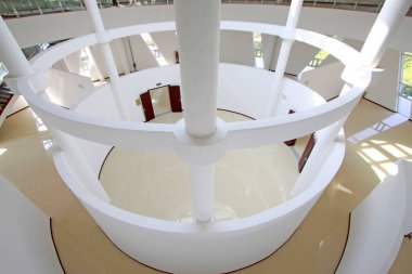 LUANNAN COUNTY - 18 Eylül 2014 'te Hebei Eyaleti, Çin' deki bir sanat galerisinde iç halka yapısı inşa etmek