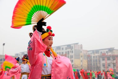 Luannan County - 4 Şubat 2017: Çinli Yangko performansı, Luannan County, Hebei Eyaleti, Chin