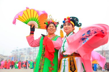 Luannan County - 4 Şubat 2017: Çinli Yangko performansı, Luannan County, Hebei Eyaleti, Chin