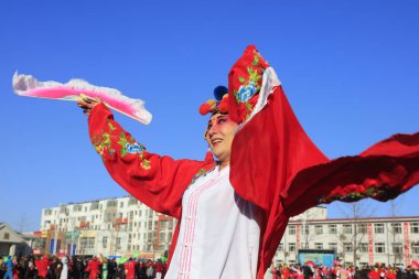 Luannan County - 6 Şubat 2017: Çinli Yangko performansı, Luannan County, Hebei Eyaleti, Chin