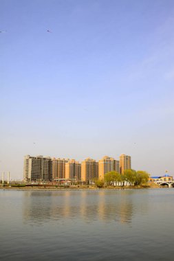 Şehir inşaat manzarası, fotoğrafa yakın çekim.