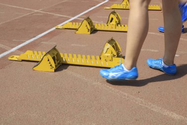 Sprinter ve başlama blokları