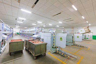 Dönen işyerindeki mekanik ekipmanlar