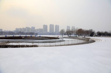 Karda şehir binaları, Çin