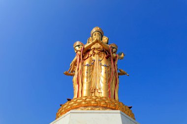 Tangshan Şehri - 21 Şubat 2018: Bodhi Adası Chaoyang Bodhisattva heykeli, Tangshan Şehri, Hebei, Çin