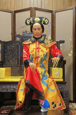 Tangshan Şehri - 26 Şubat 2018: Çin 'in Hebei kentindeki Tangshan şehrinde Qing Hanedanı' nda Kraliçe Ci Xi 'nin heykeli.