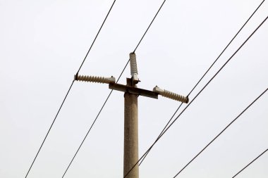 Kablo çubuk porseleni.