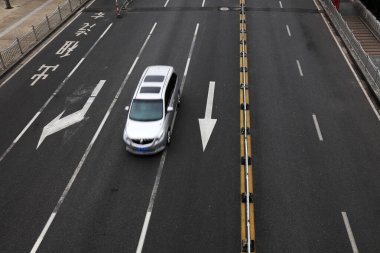 Otoyol trafik işaretlemesi, fotoğrafın kapatılması