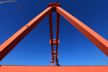 Büyük vinç parantezi, fotoğrafa yakın çekim