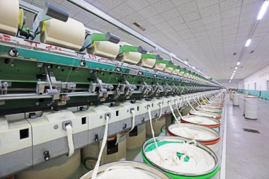 Fabrikadaki Dönen Üretim Hattı Makineleri ve Ekipmanları 