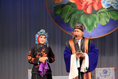 Luannan County - 15 Haziran 2015 'te Çin Pekin operası sahnesi, Luannan County, Hebei Eyaleti, Çin