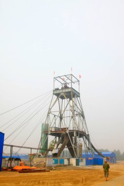 LUANNAN COUNTY - 23 Ağustos: MaCheng demir madeninde sondaj pisti, 23 Ağustos 2014, Luannan County, Hebei Eyaleti, Çin