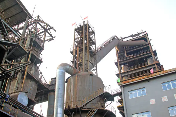 Çelik fabrikalarında fırın patlaması, fotoğrafın yakın çekimi.