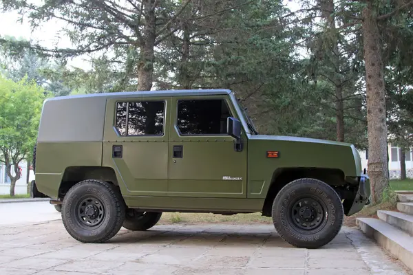 Moğolistan Özerk Bölgesi, Moğolistan Özerk Bölgesi, 18 Temmuz 2014 'te, bir parkta Pekin Jeep savaşçıları BJ202JC off-road aracı,