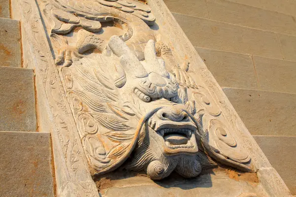 adım ve baş oymacılık, fotoğrafa yakın çekim