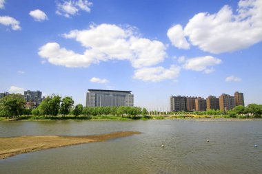 Luannan İlçesi - 19 Mayıs 2015 'te nehir kıyısında, Luannan Bölgesi, Hebei Bölgesi, Çin