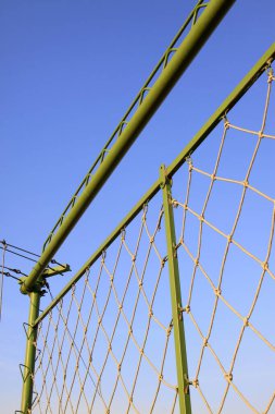 Metal çerçeve ve fiber ip