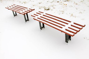 Tahta sandalye, fotoğrafa yakın çekim.