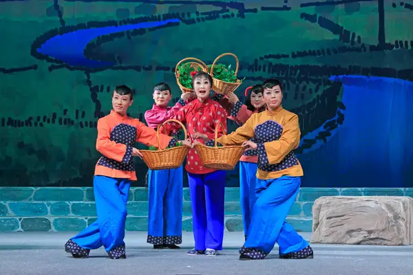 LUANNAN COUNTY - 24 Eylül: Kadim kostüm PingJu 