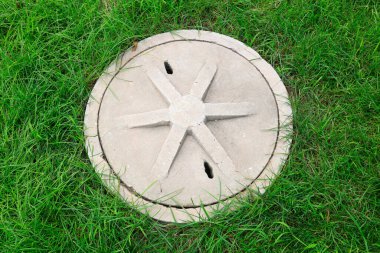 Çimento kaplamaları çimenlikte