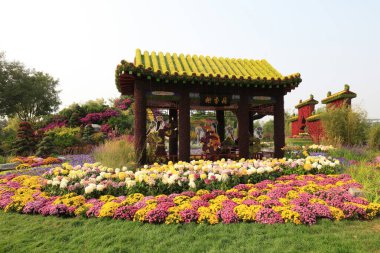 Çin klasik mimarisi eşit düzeyde.