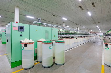 Atölyede pamuk kovası