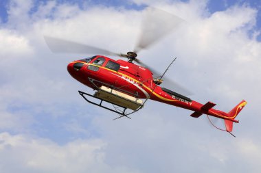 Luannan County - 3 Eylül 2018: Havada uçan tarım helikopterleri, Luannan County, Hebei Eyaleti, Chin
