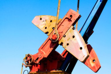 CAOFEIDIAN - 2 Mayıs 2014 tarihinde JiDong petrol sahasında dengeli ışın pompalama ünitesi, kaofeidyen, hebei bölgesi, Çin.