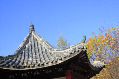 Çin tarzı köşkün tepesi, fotoğrafa yakın çekim.