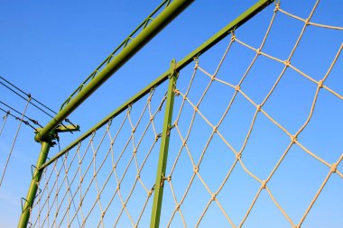 Metal çerçeve ve fiber ip