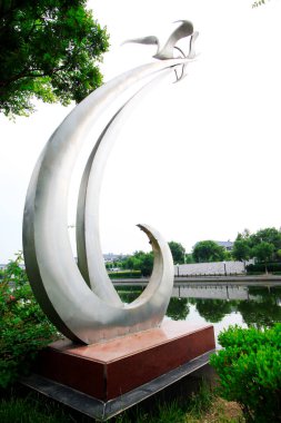 Parktaki metal heykeller.